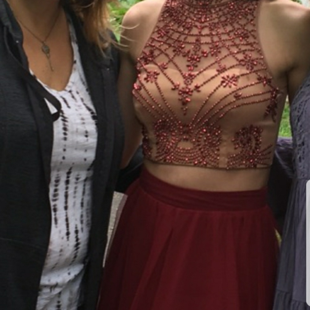 Red Prom Dress ❤ - Picture 2 of 2